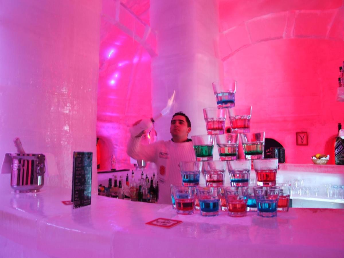 Hotel Of Ice Transylvania Cîrţişoara Екстериор снимка